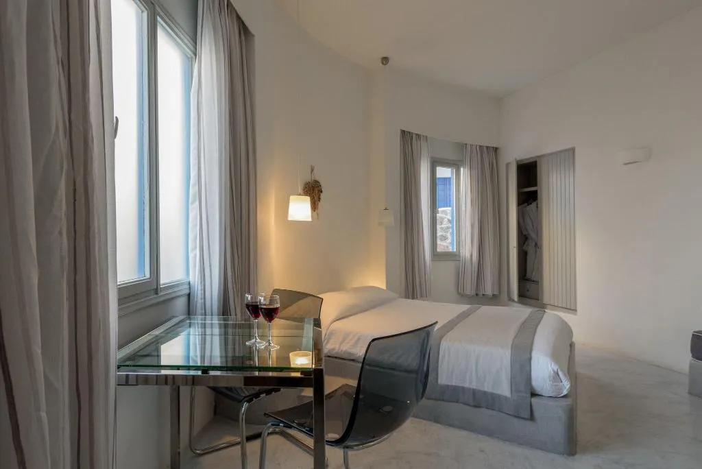 Room, Anemomilos, Santorini