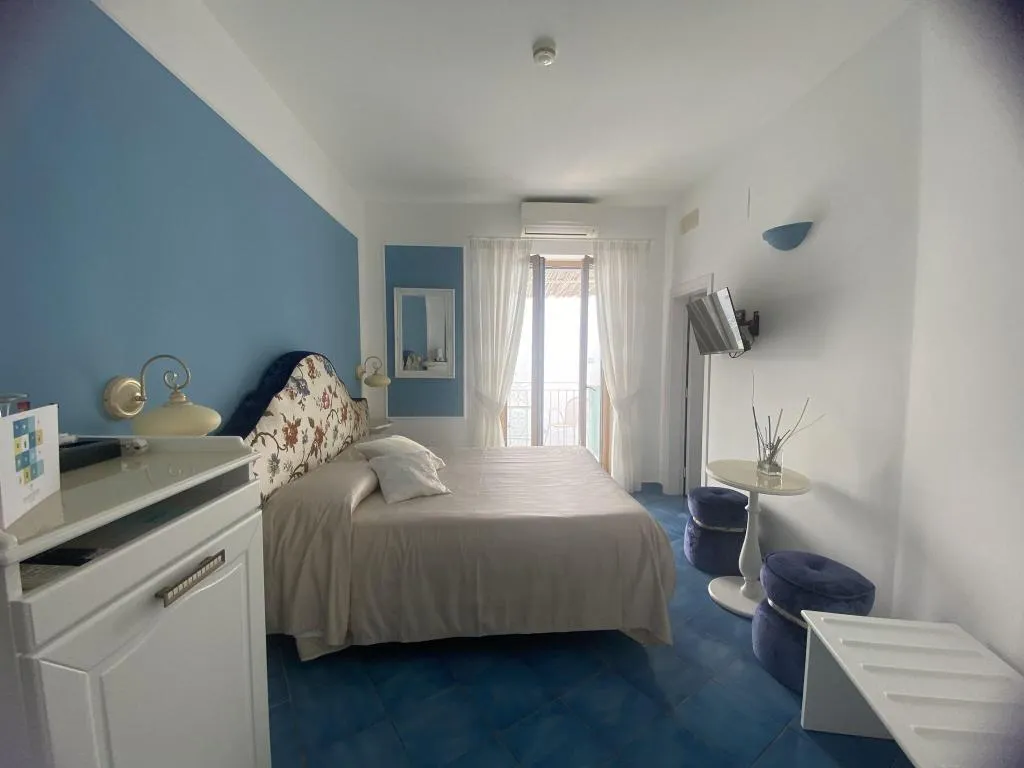 Room, Palazzo Talamo, Naples