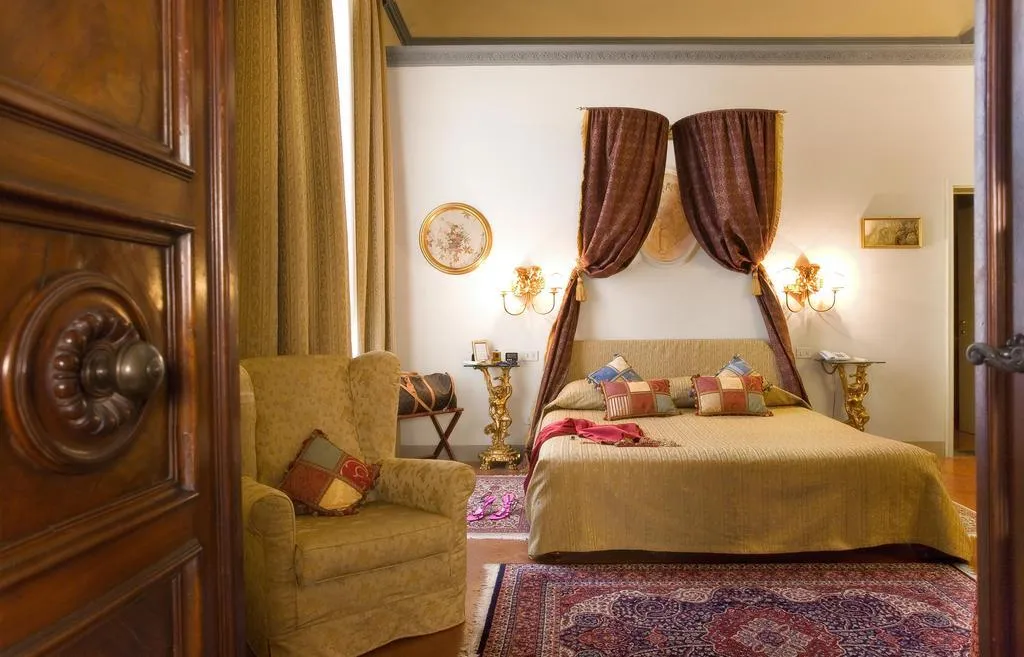 SUITE STANDARD Room, All-Suites Palazzo Magnani Feroni, Florence
