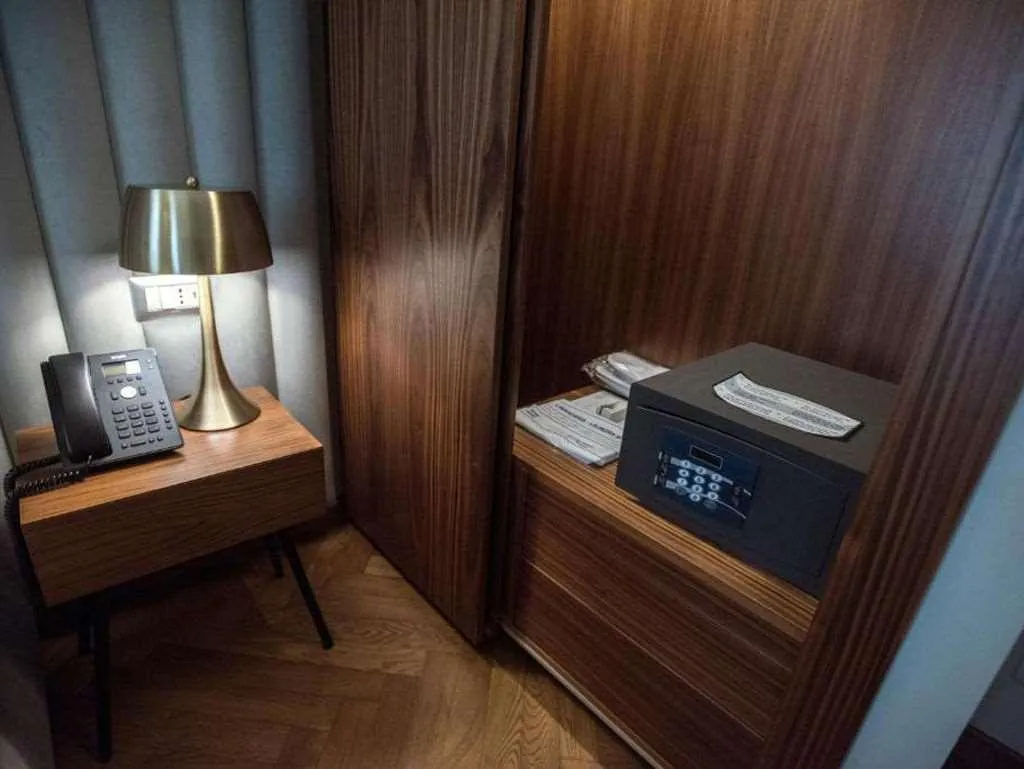 Room, Antico Albergo del Sole al Pantheon, Rome