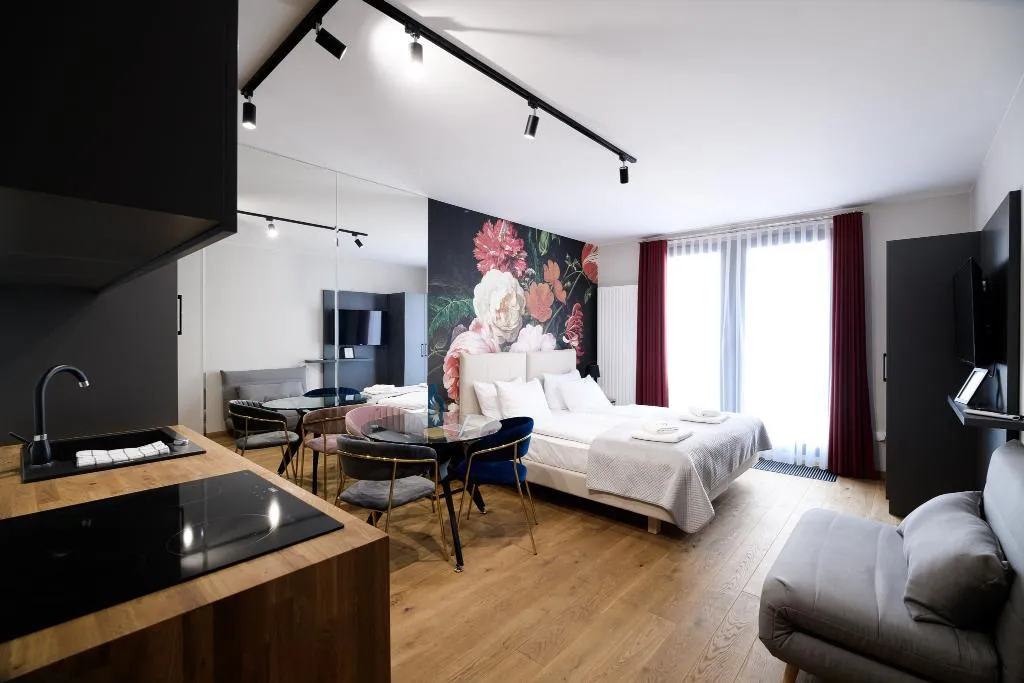 STUDIO SUPERIOR Room, Aparthotel Inspire Miodova Residence, Krakow