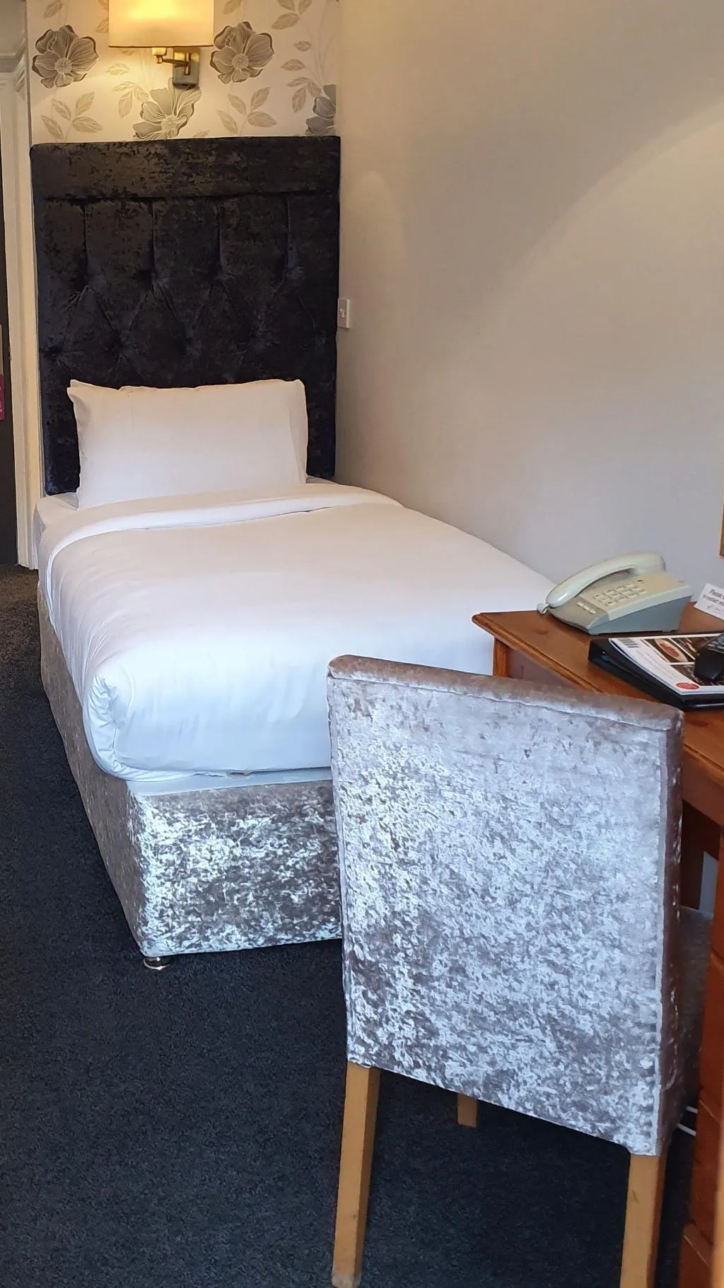 SINGLE STANDARD Room, Hotel St George by Nina, Dublin