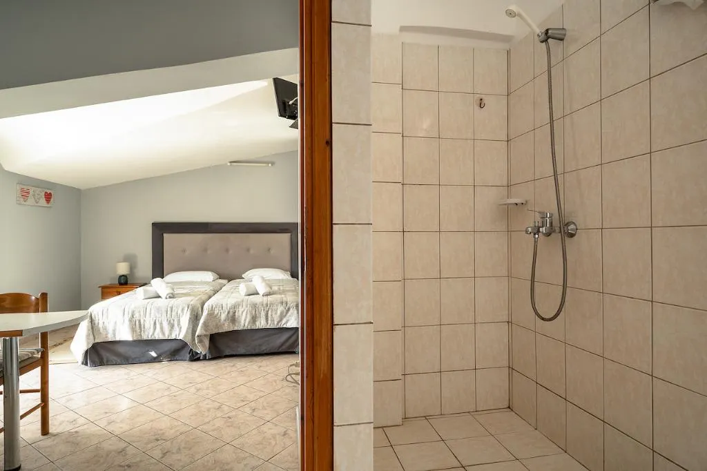 DOUBLE ONE BED Room, Zoi Lixouri, Kefallinia