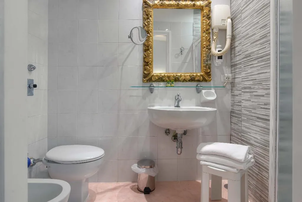 Double or Twin SUPERIOR Room, Machiavelli Palace, Florence