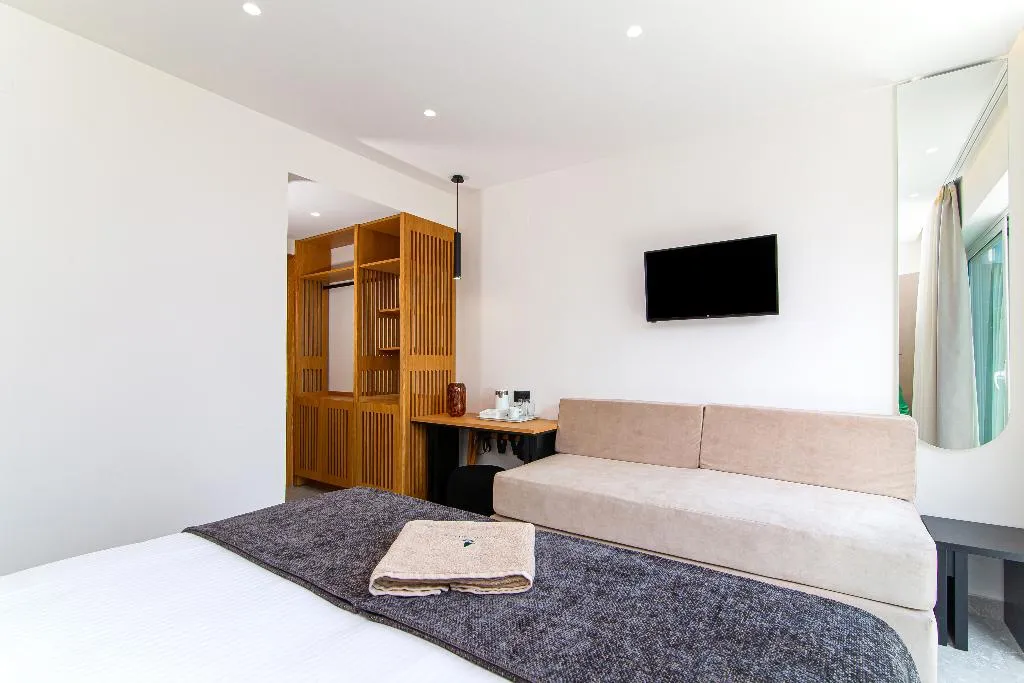 TRIPLE SUPERIOR WITH BALCONY Room, Aeolos Beach, Crete