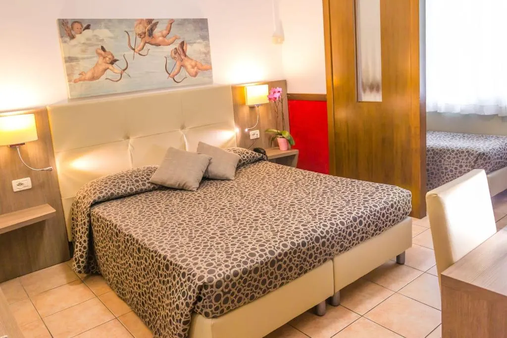 General view, Hotel Roma, Venice