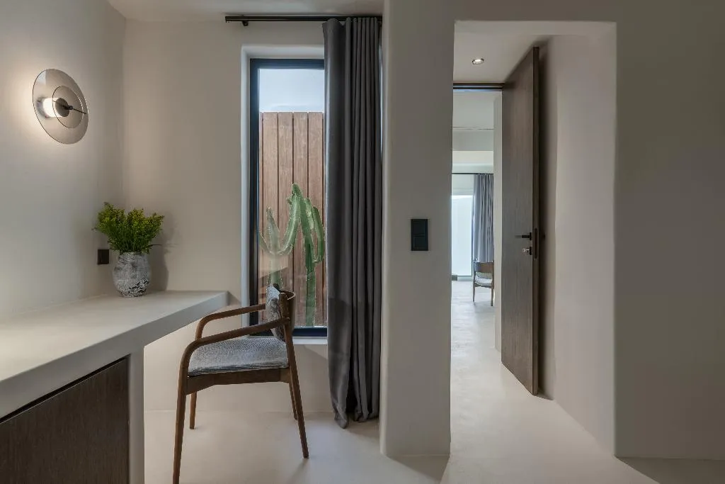 JUNIOR SUITE WITH JACUZZI Room, Rocabella Mykonos Hotel, Mykonos