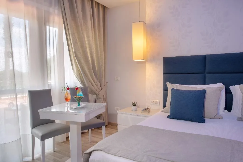 DOUBLE SIDE SEA VIEW WITH BALCONY Room, Nastro Azzurro Resort, Naples