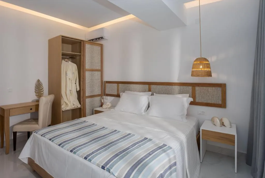 SUITE CAPACITY 3 Room, Galazio beach resort, Crete