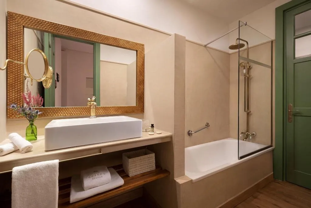 DOUBLE QUEEN SIZE BED Room, Los Seises By Fontecruz, Seville