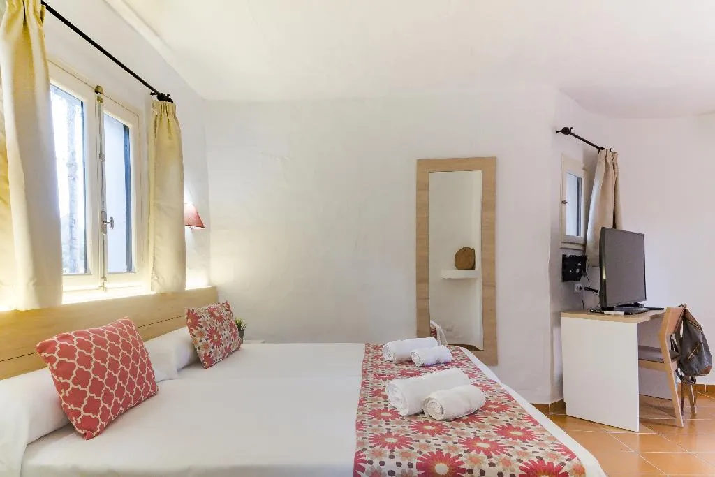 Room, FERGUS Style Punta Arabi, Ibiza