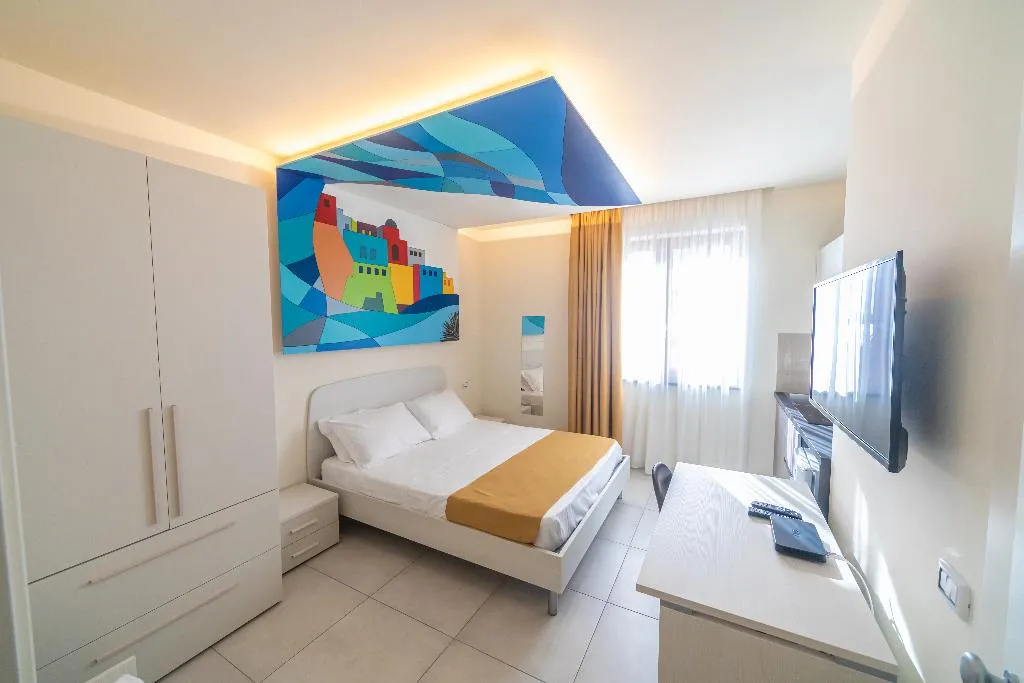 DOUBLE DELUXE Room, Happyrooms, Naples