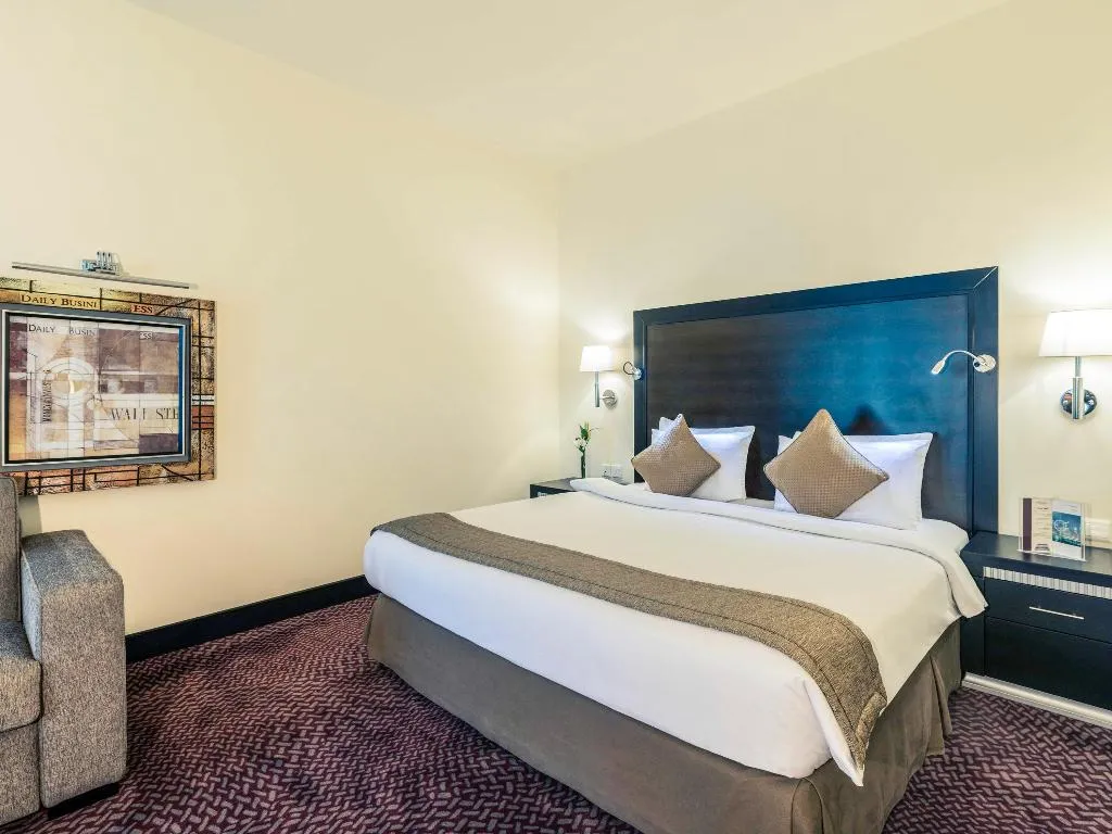 TWIN PREMIUM Room, Crowne Plaza Jumeirah, Dubai