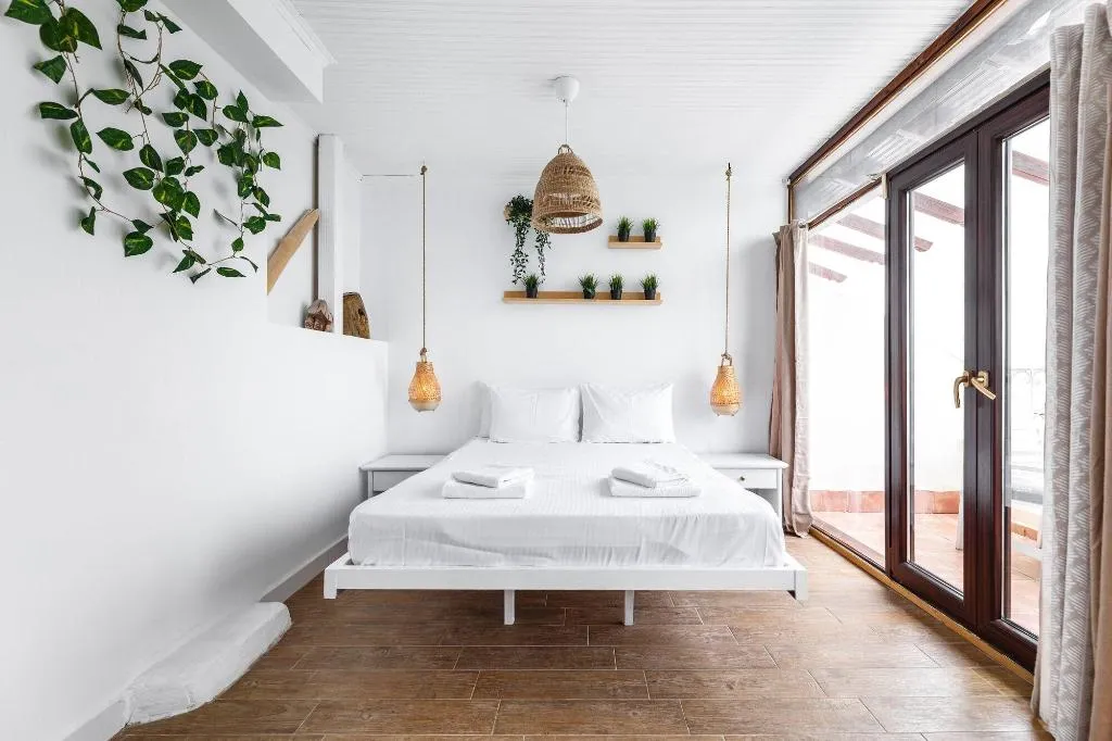 Room, Marabou, Halkidiki