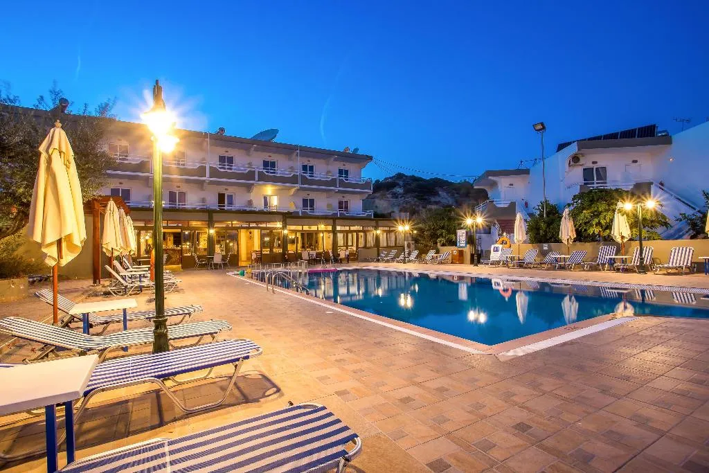 Pool, Georgia Apartments, Rhodes