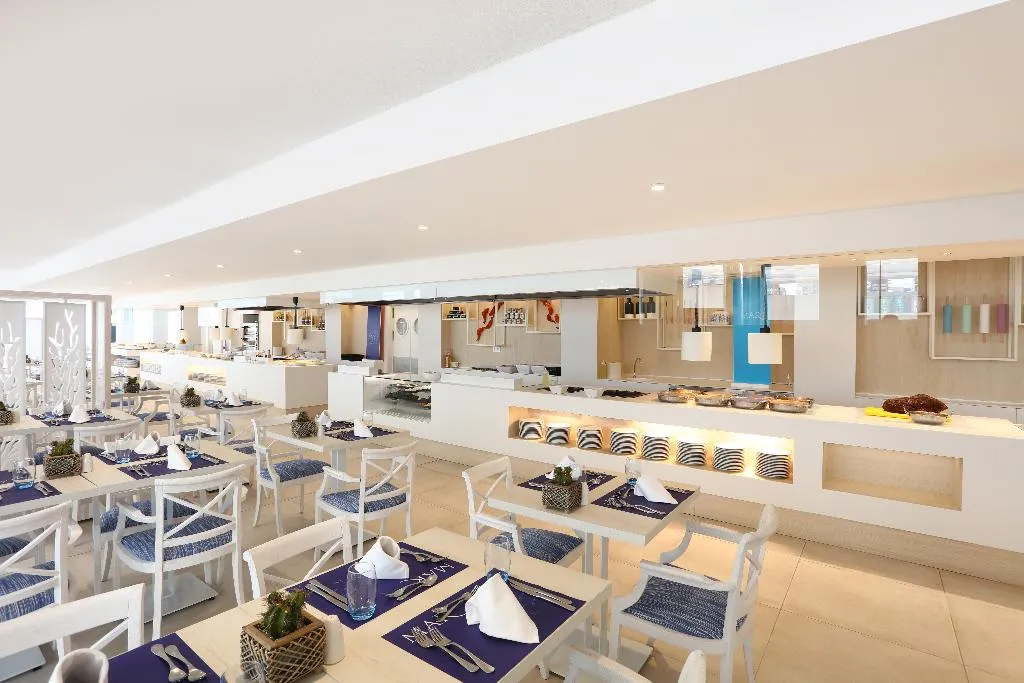 Restaurant, Iberostar Waves Bahía de Palma, Majorca