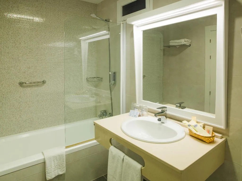 DOUBLE SINGLE USE STANDARD Room, Monarque Torreblanca, Costa Del Sol