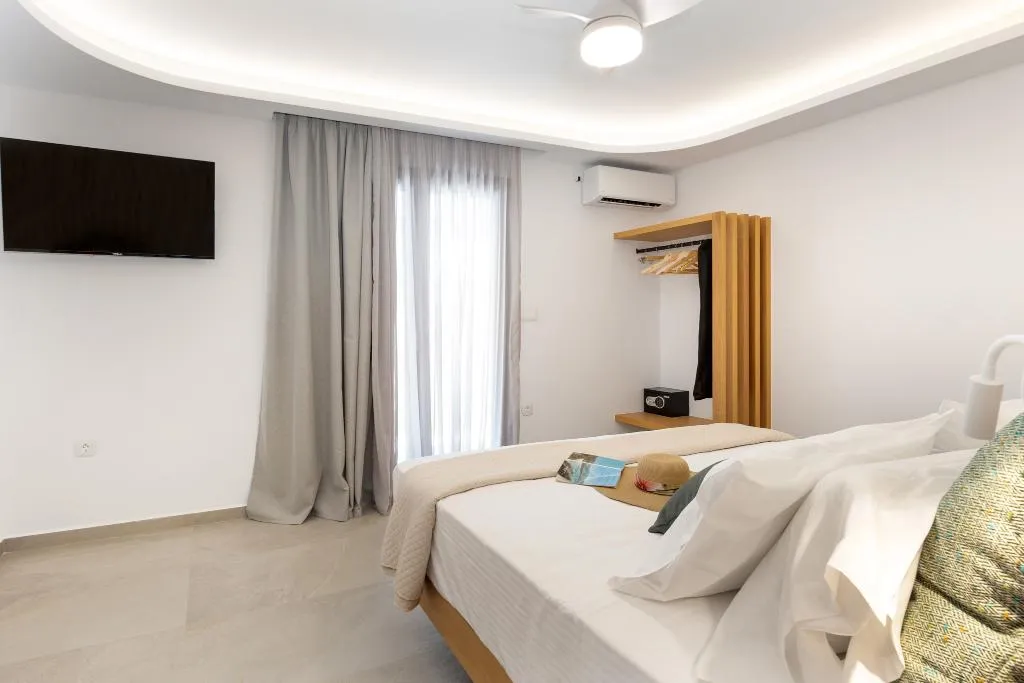 SUITE DELUXE WITH TERRACE Room, Axopetra Boutique Hotel, Mykonos