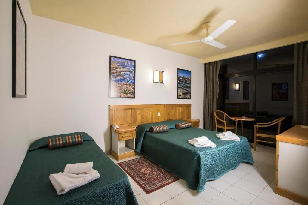 QUADRUPLE STANDARD Room, Canifor Hotel, Malta
