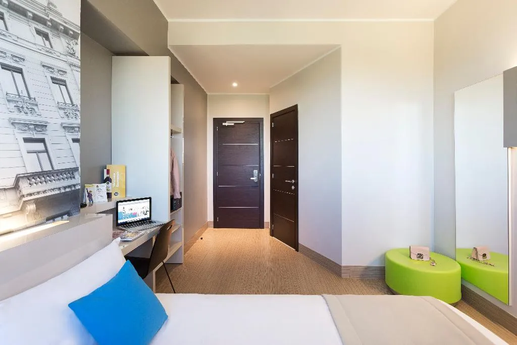 DOUBLE SUPERIOR Room, B&B Hotel Milano Cenisio Garibaldi, Milan