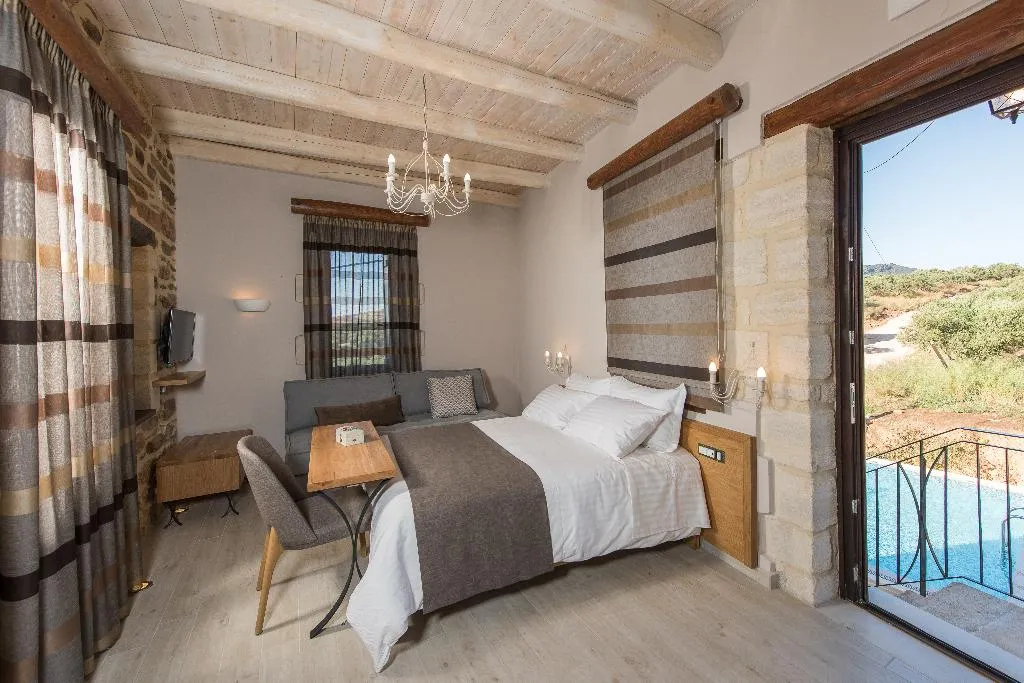 SUITE DELUXE WITH PRIVATE POOL Room, Lameriana Secret Village, Crete