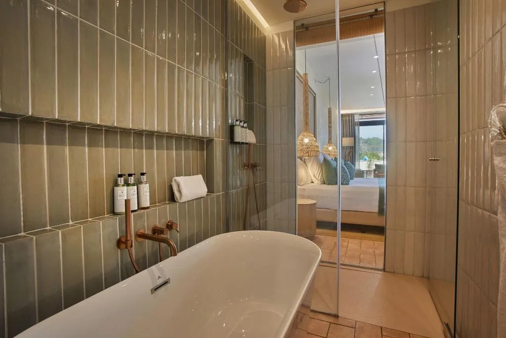 Room, Cala San Miguel Ibiza Res, Curio Colllec by Hilton, Ibiza