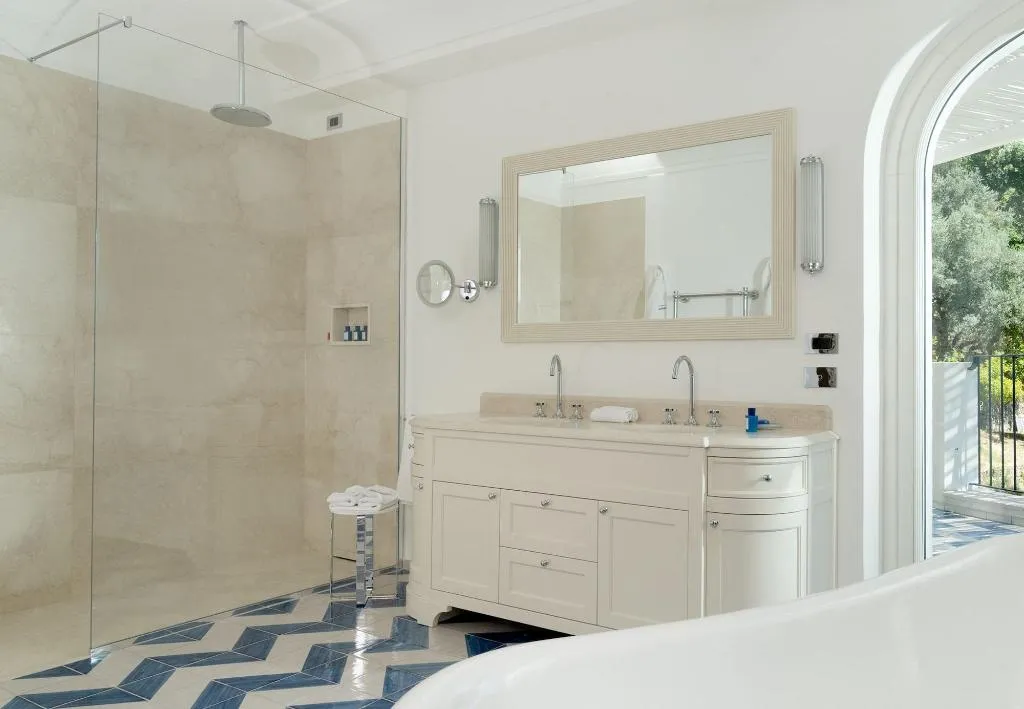 Room, Borgo Santandrea, Naples