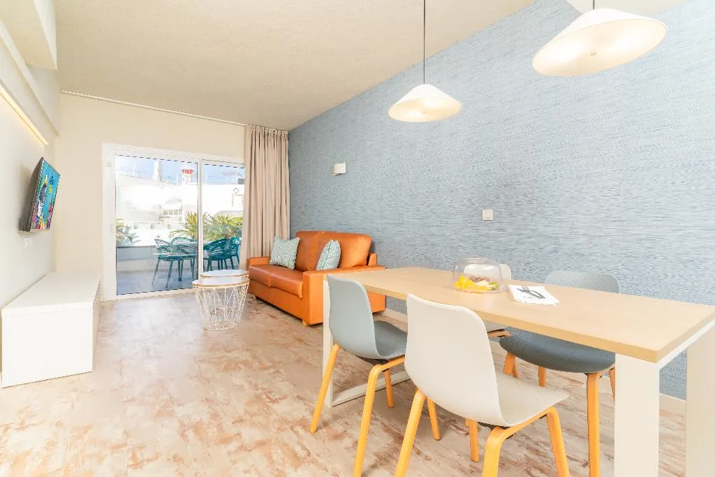 APARTMENT CAPACITY 3 ONE BEDROOM Room, HOVIMA La Pinta Beachfront Family Hotel, Tenerife