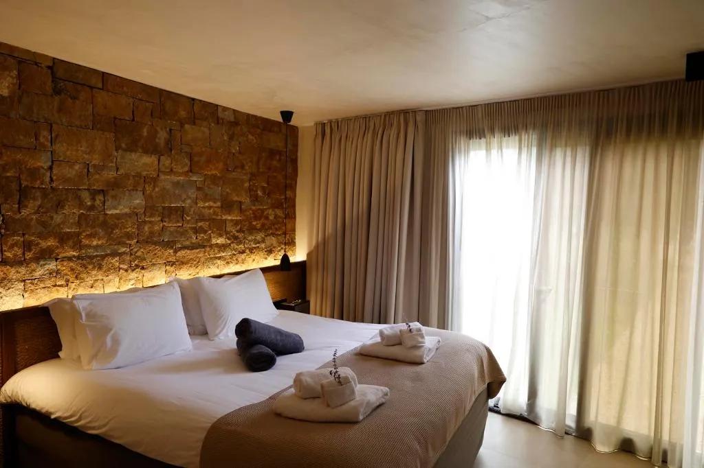 DOUBLE DELUXE ONE BED Room, Amantes Villas And Suites, Thessaloniki