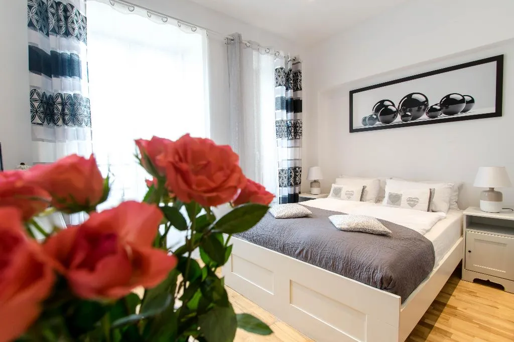STUDIO STANDARD Room, Old Town Apartments Slawkowska, Krakow