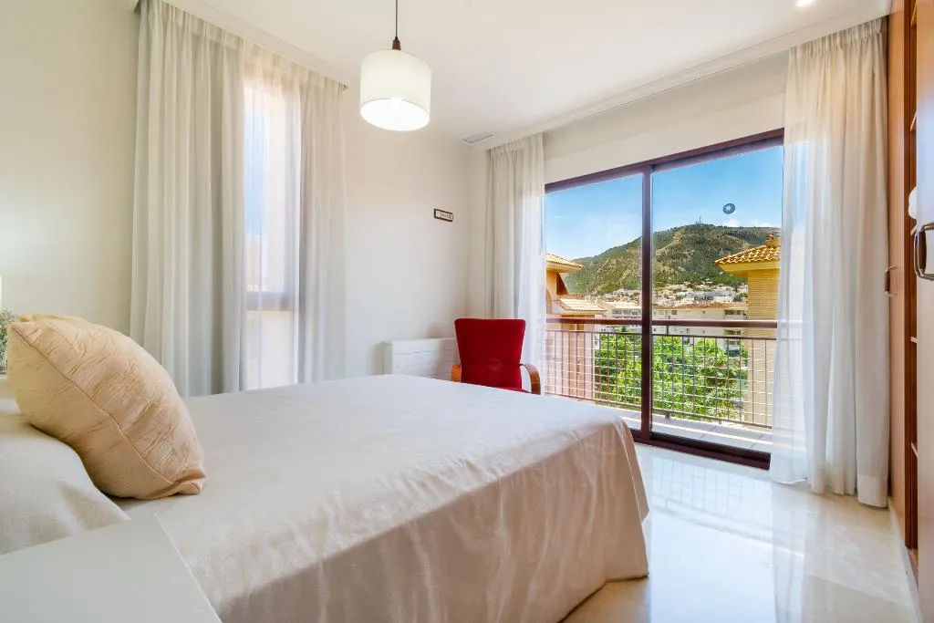 APARTMENT CAPACITY 6 THREE BEDROOM Room, Albir Confort Avenida Apartamentos, Costa Blanca