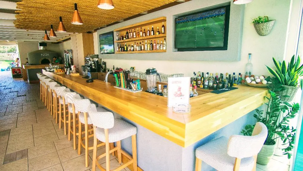 Bar, Pela Sofia, Crete