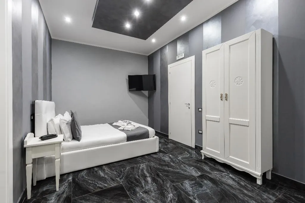 TRIPLE STANDARD Room, Hotel Palace Napoli, Naples