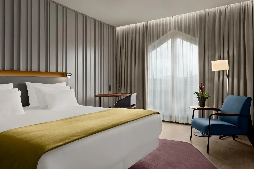 DOUBLE PREMIUM Room, NH Collection Amsterdam Flower Market, Amsterdam