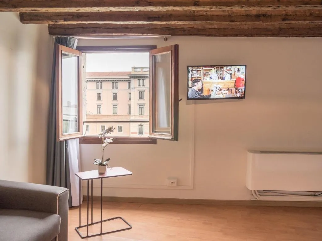 Room, Grand Canal Suites, Venice