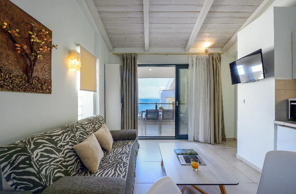APARTMENT SEA VIEW Room, Elpiniki Luxury Apartments, Thessaloniki