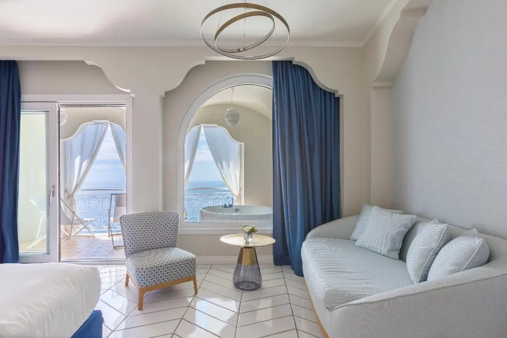 JUNIOR SUITE WITH JACUZZI WITH VIEWS Room, Hotel Club Due Torri, Naples