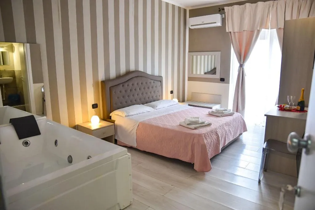Room, Mirosa Bed And Breakfast, Naples