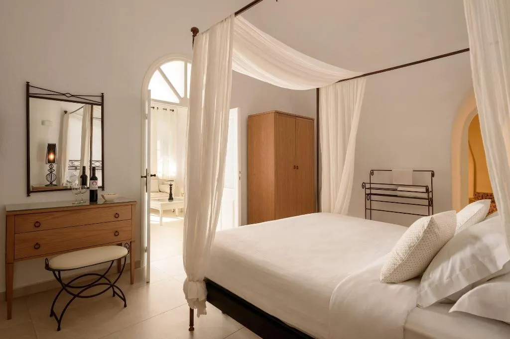 Room, Kamares Apartments, Santorini