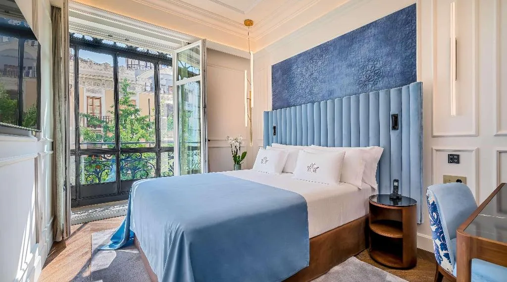 Room DELUXE CITY VIEW Room, Palacio Gran Via, A Royal Hideaway Hotel, Andalucia