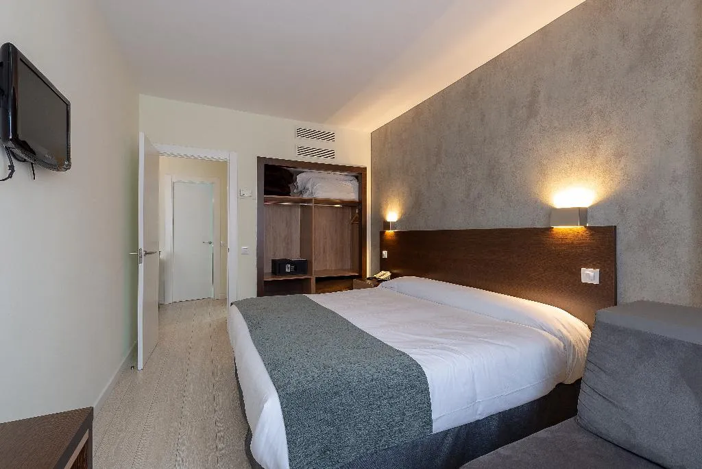 APARTMENT CAPACITY 7 Room, Apartamentos Recoletos, Madrid