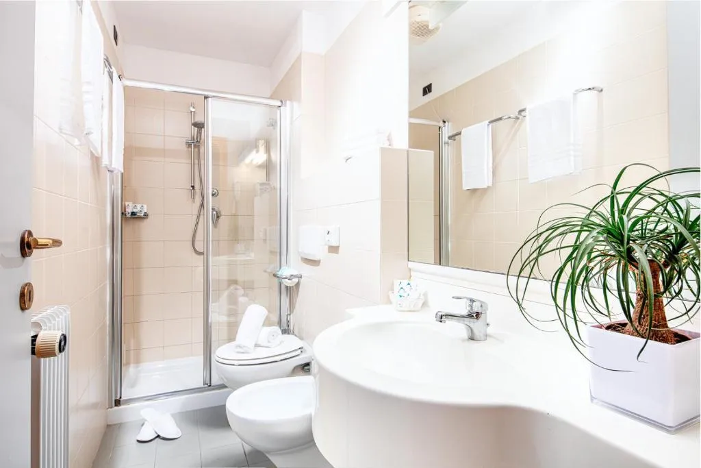 DOUBLE STANDARD Room, Hotel Helvetia, Venice