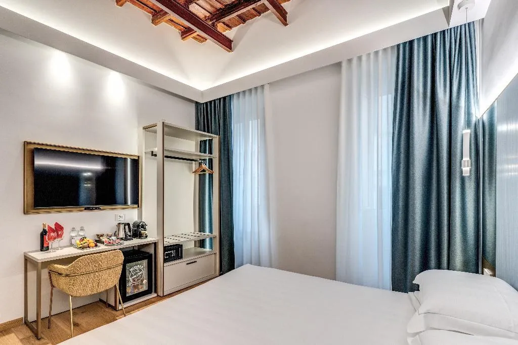 Double or Twin DELUXE Room, Relais Trevi 95 Boutique Hotel, Rome