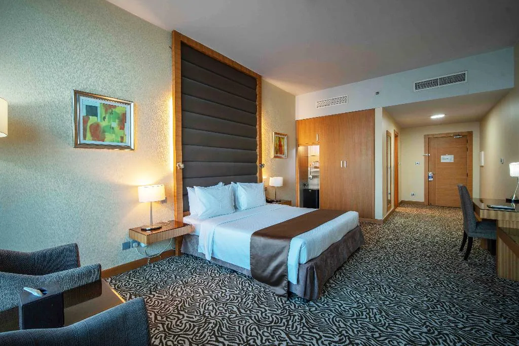 DOUBLE PREMIUM Room, Copthorne Hotel Sharjah, Dubai