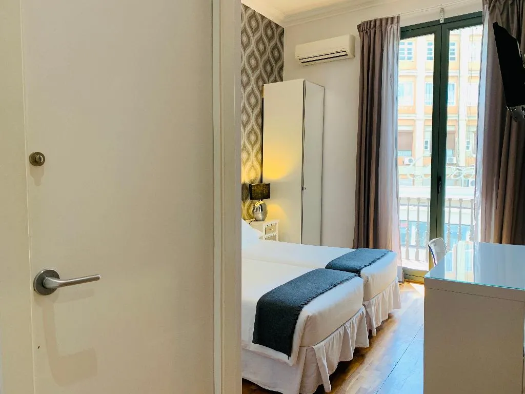 TWIN TWO BEDS Room, Super Balmes Guest House, Barcelona