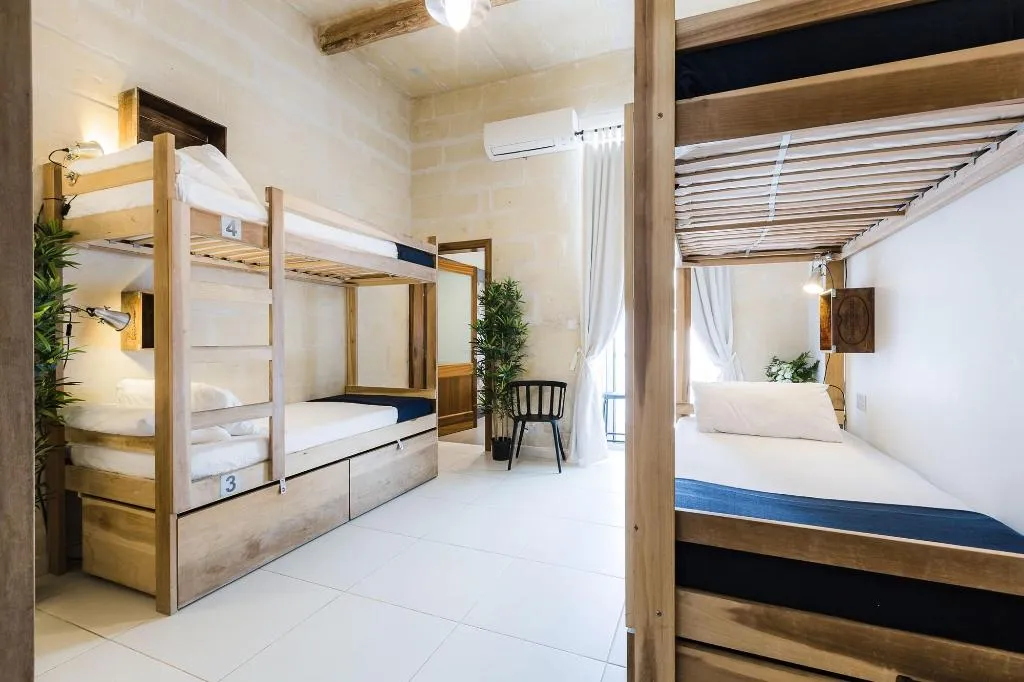 Room, Two Pillows Boutique Hostel, Malta
