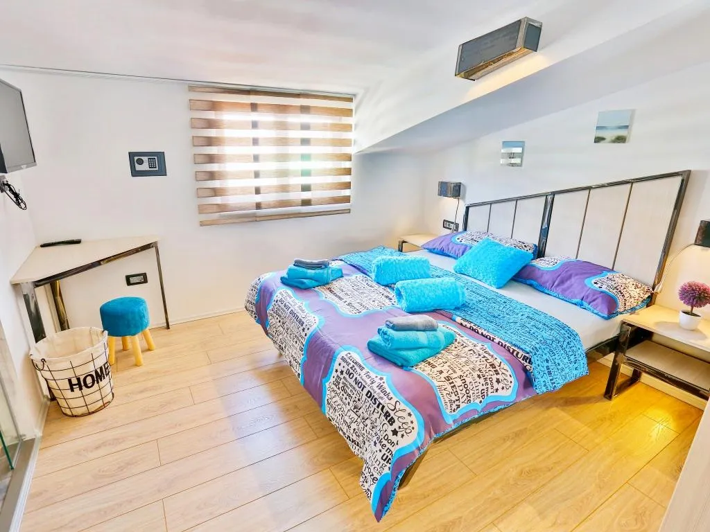 APARTMENT CAPACITY 4 Room, Apartments Ivan, Split