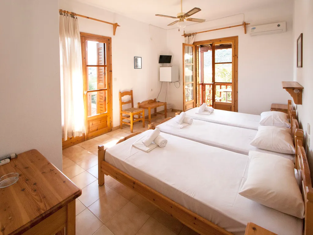TRIPLE STANDARD Room, Pension Eliza, Skiathos