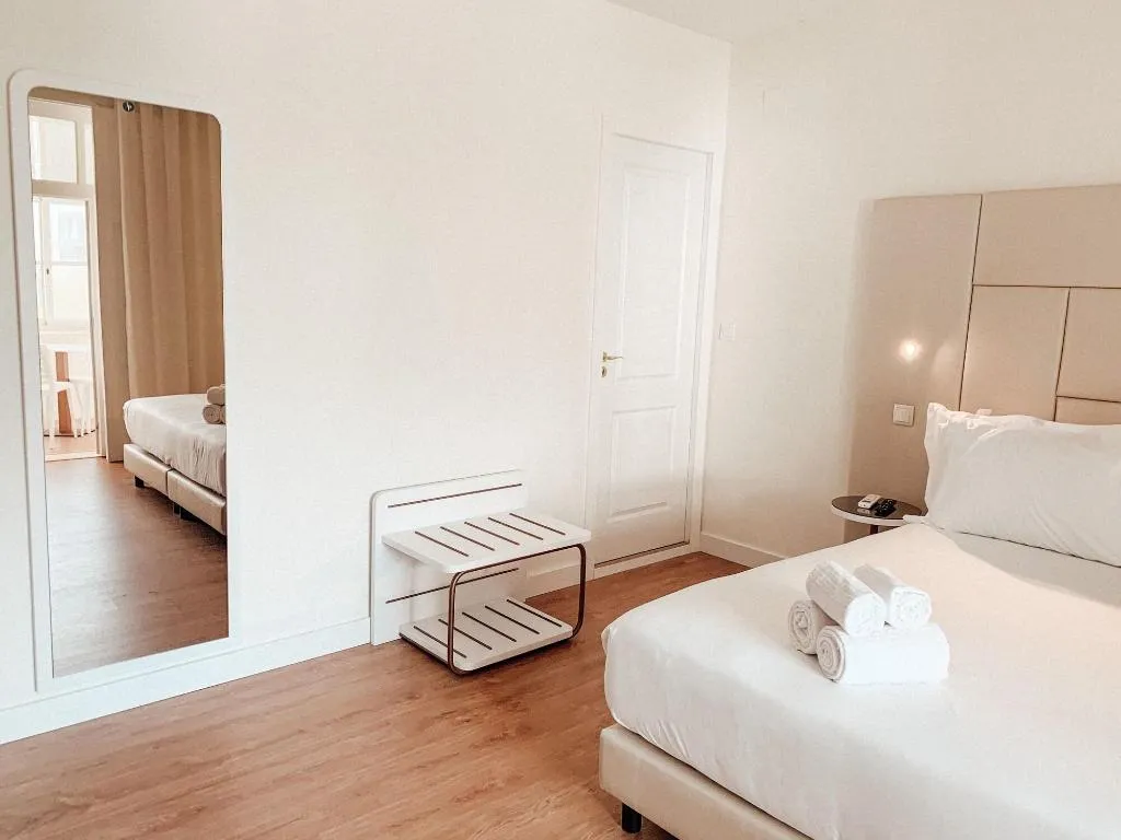Room, Le Premier Lisbon Suites, Lisbon