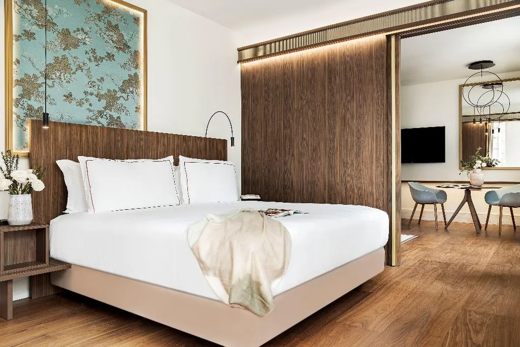 SUITE KING SIZE BED Room, Palazzo Cordusio A Gran Melia Hotel, Naples